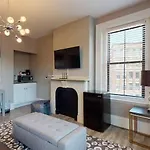 1-31 Excellent Location, Walk Everywhere Sleeps 3