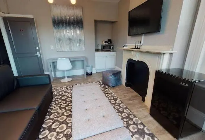 1-31 Excellent Location, Walk Everywhere Sleeps 3