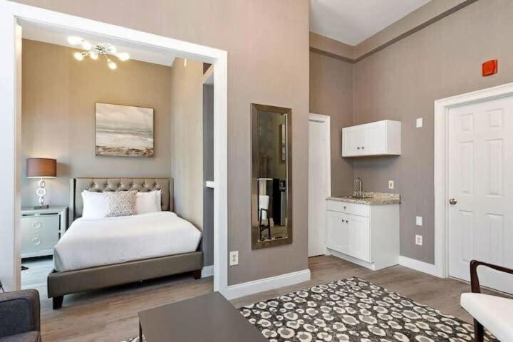 1-31 Excellent Location, Walk Everywhere Sleeps 3 Boston